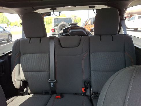 Used 2021 Jeep Wrangler Unlimited Rubicon w/ LED Lighting Group AWD/4WD image 20