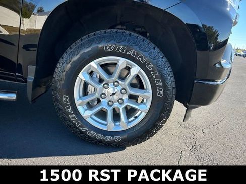 Used 2023 Chevrolet Silverado 1500 RST w/ Z71 Off-Road Package image 8