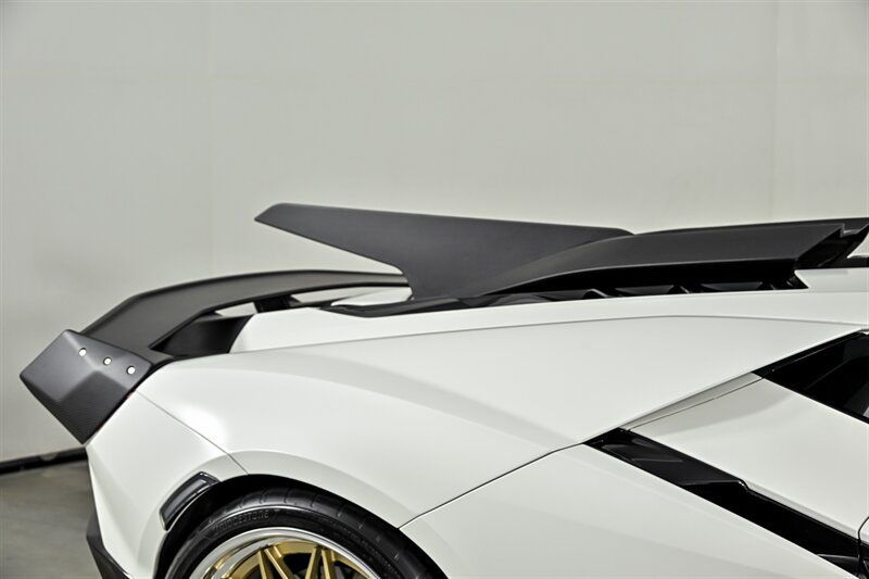 Used 2024 Lamborghini Revuelto AWD/4WD image 43