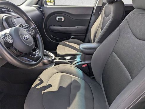 Used 2018 Kia Soul FWD image 21