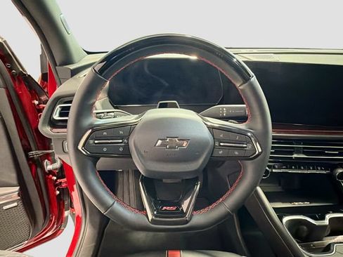 Used 2025 Chevrolet Traverse RS AWD/4WD image 10