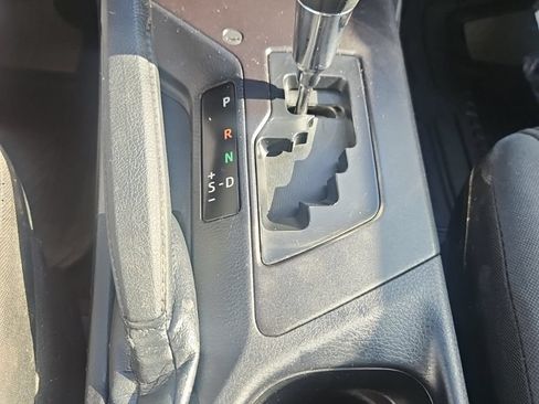 Used 2018 Toyota RAV4 LE w/ Carpet Mat Package AWD/4WD image 13