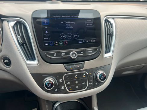 Used 2021 Chevrolet Malibu LT FWD image 20