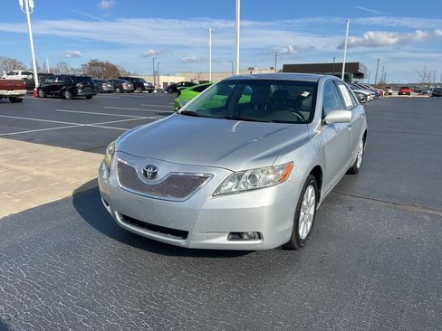 Used 2009 Toyota Camry XLE image 1
