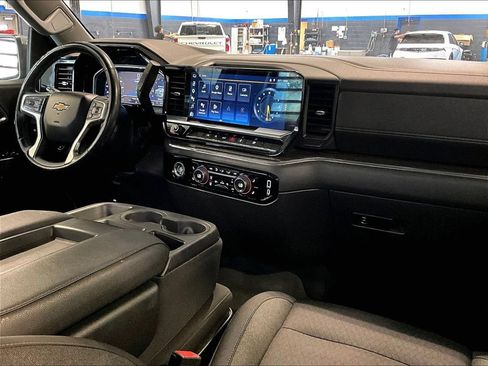 Used 2023 Chevrolet Silverado 1500 LT AWD/4WD image 14