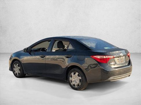 Used 2017 Toyota Corolla LE FWD image 7