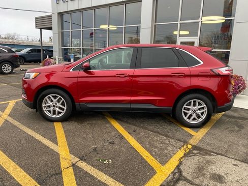 Used 2024 Ford Edge SEL w/ Convenience Package image 2