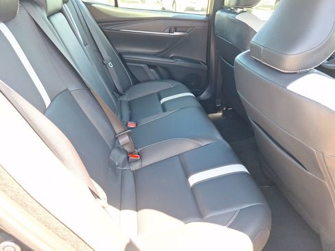 Used 2025 Toyota Camry SE w/ Convenience Package image 30