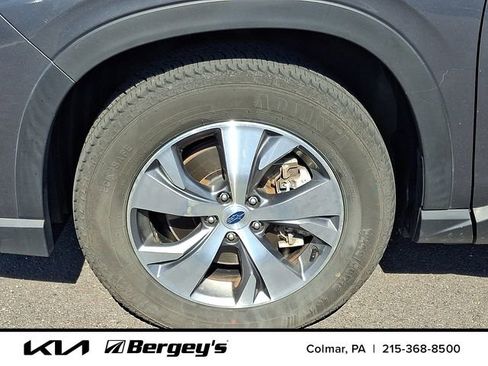 Used 2023 Subaru Ascent Premium w/ Convenience Package image 9