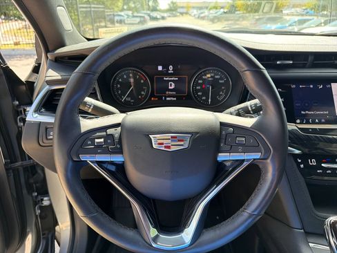 Used 2023 Cadillac XT6 Premium Luxury w/ Technology Package FWD image 24