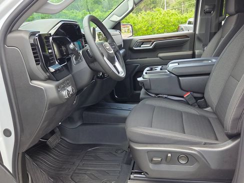 New 2026 GMC Sierra 1500 SLE AWD/4WD image 3