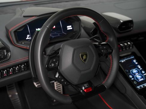 Used 2020 Lamborghini Huracan EVO RWD image 41