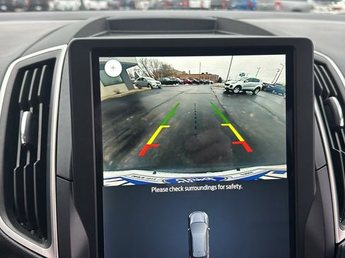 Used 2022 Ford Edge SEL w/ Convenience Package image 16