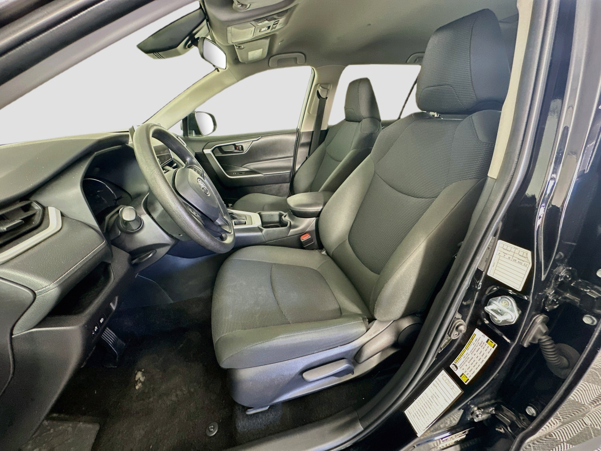 Used 2025 Toyota RAV4 LE AWD/4WD image 13