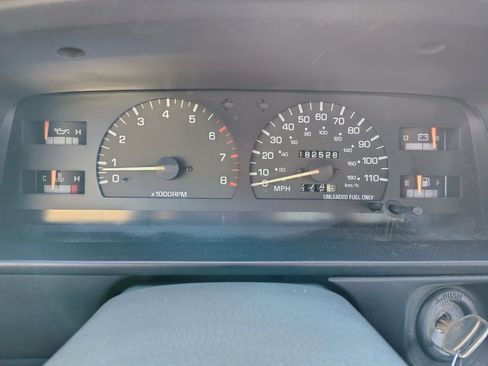 Used 1992 Toyota Pickup Deluxe image 11