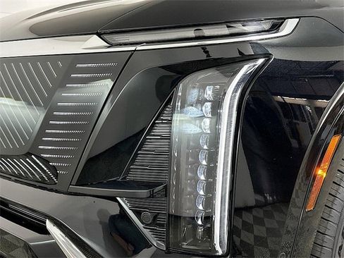 New 2026 Cadillac Vistiq Luxury w/ LPO, Floor Liner Package image 7