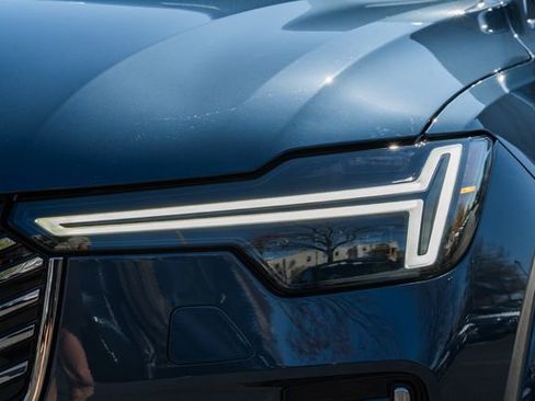 New 2026 Volvo XC90 B6 Plus w/ Protection Package Premier image 13