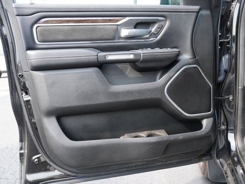 Used 2019 RAM 1500 Laramie AWD/4WD image 16