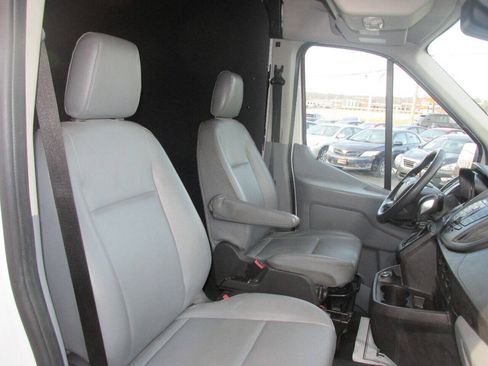 Used 2018 Ford Transit 250 148 Medium Roof RWD image 17