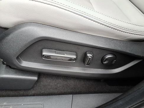 Used 2025 Honda Pilot Touring image 19