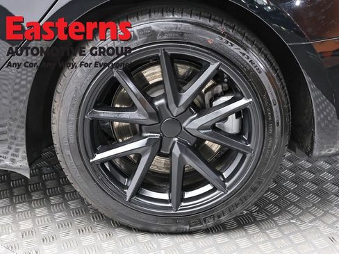 Used 2023 Tesla Model 3 Standard Range image 8