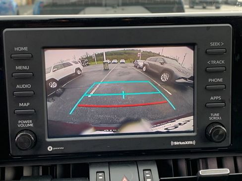 Used 2021 Toyota RAV4 XLE Premium image 21