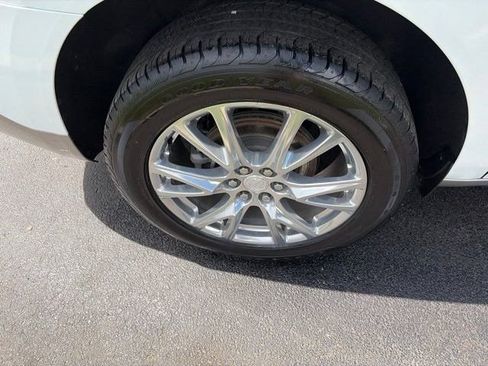 Used 2022 Buick Enclave Premium AWD/4WD image 44
