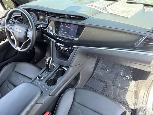 Used 2021 Cadillac XT6 Premium Luxury w/ Platinum Package AWD/4WD image 12