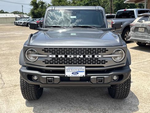 New 2025 Ford Bronco Badlands image 2