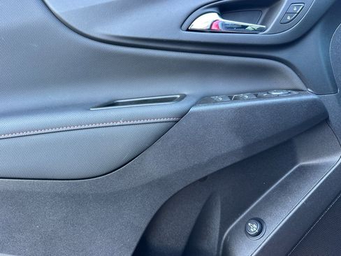 Used 2024 Chevrolet Equinox RS w/ RS Leather Package image 11