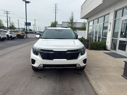 Used 2024 Kia Seltos EX AWD/4WD image 8
