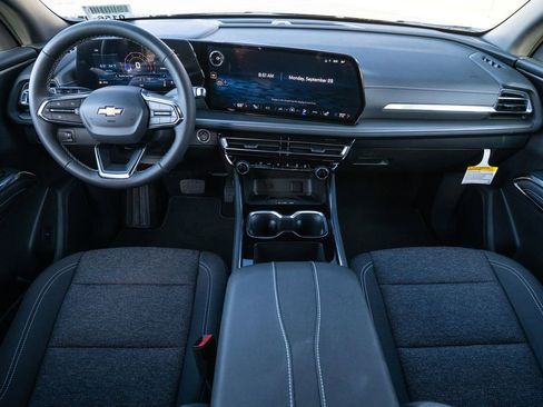 New 2026 Chevrolet Traverse LT image 8