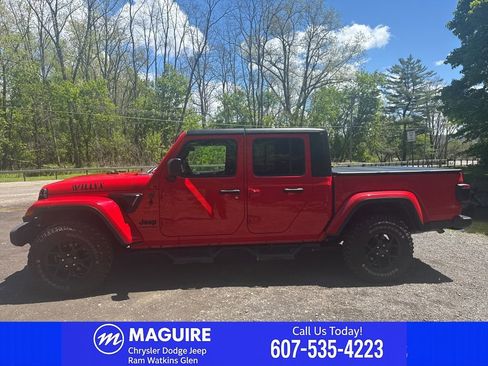 Used 2024 Jeep Gladiator Sport AWD/4WD image 5
