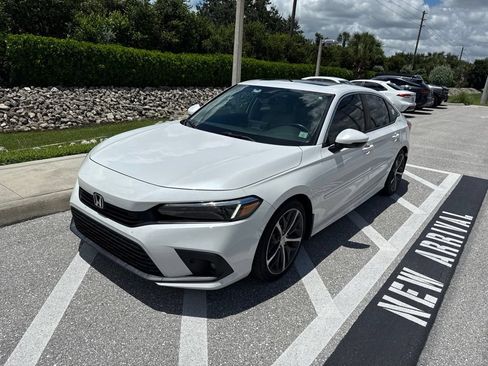 Used 2022 Honda Civic Touring image 1