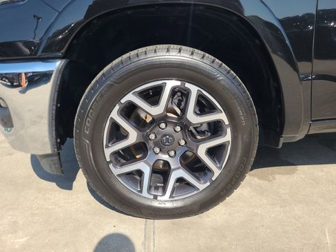 Certified 2025 RAM 1500 Laramie AWD/4WD image 29
