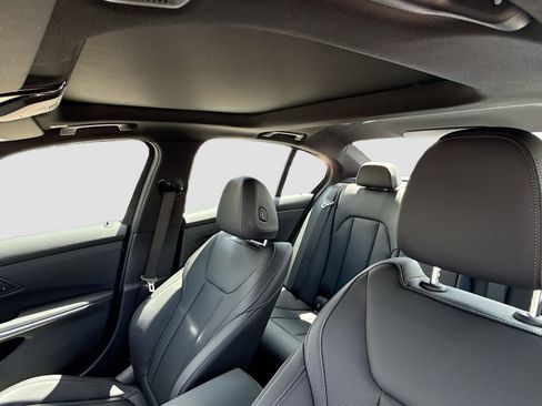 Used 2025 BMW 330i Sedan image 27