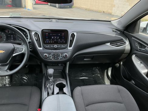 Used 2025 Chevrolet Malibu LT image 16