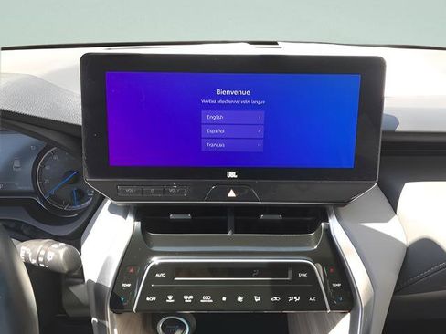 Certified 2024 Toyota Venza XLE AWD/4WD image 17