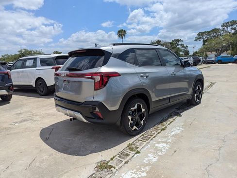 New 2026 Kia Seltos S FWD image 8