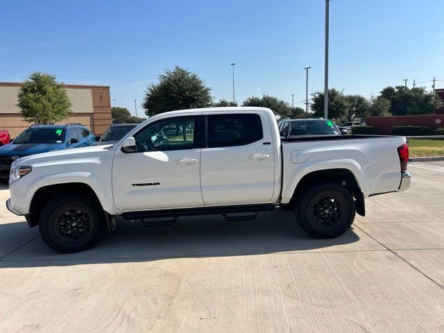 Used 2022 Toyota Tacoma SR5 RWD image 5