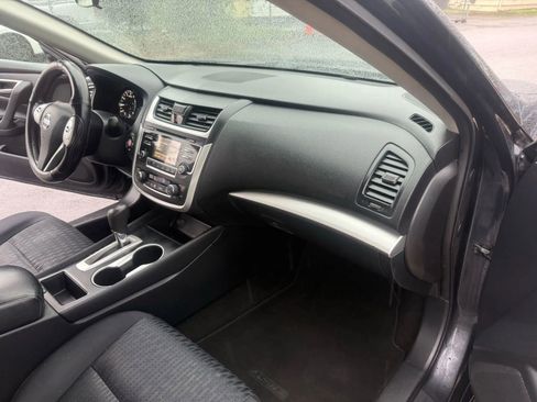 Used 2017 Nissan Altima 2.5 SV image 14