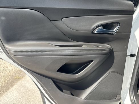 Used 2021 Buick Encore Preferred image 24