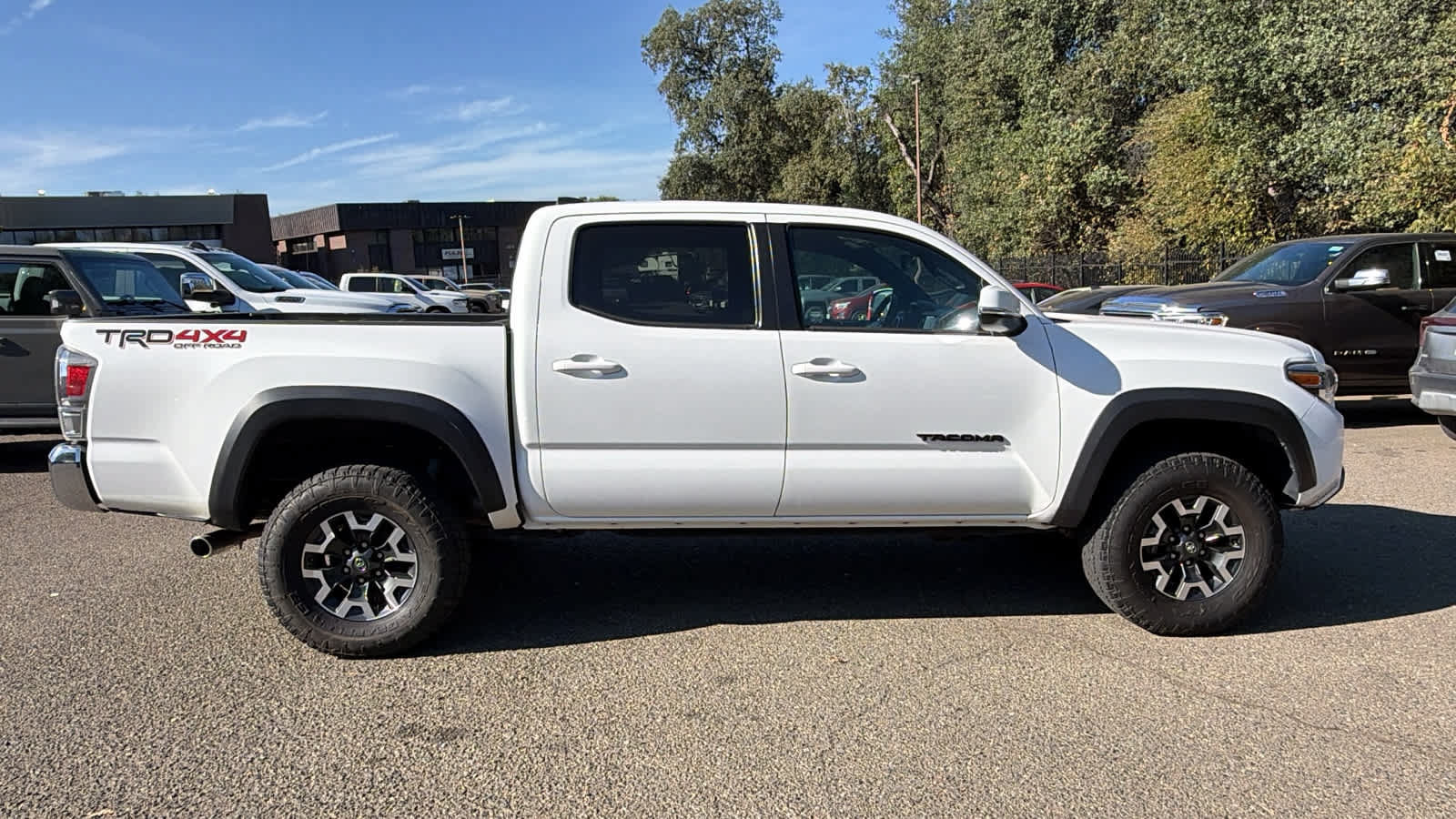 Used 2023 Toyota Tacoma TRD Off-Road AWD/4WD image 4
