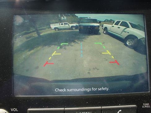 Used 2022 Nissan Frontier SV w/ Technology Package RWD image 17