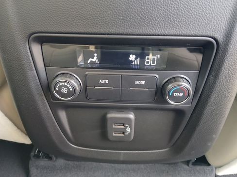Used 2023 Buick Enclave Essence FWD image 83