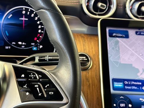 Used 2025 Mercedes-Benz GLC 350e 4MATIC image 16