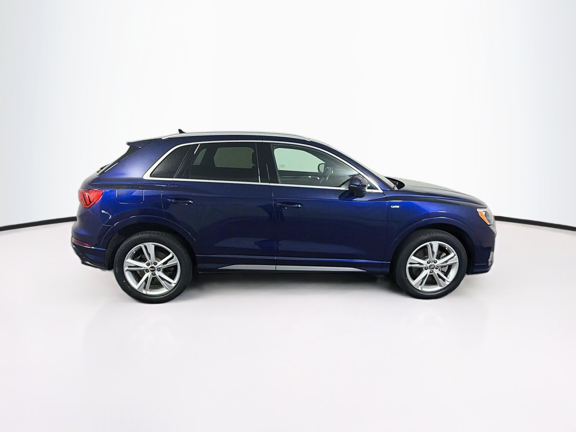 Used 2021 Audi Q3 2.0T Premium w/ Convenience Package AWD/4WD image 10