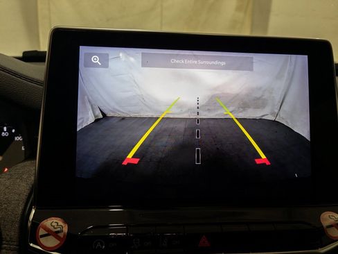 Used 2024 Jeep Compass Latitude image 23