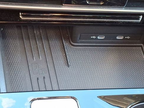 Used 2025 Volkswagen Atlas SEL Premium R-Line image 27