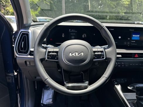 Used 2025 Kia Sorento S w/ Panoramic Sunroof Package FWD image 28